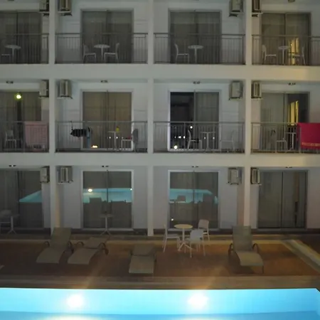 Twins Hotel *